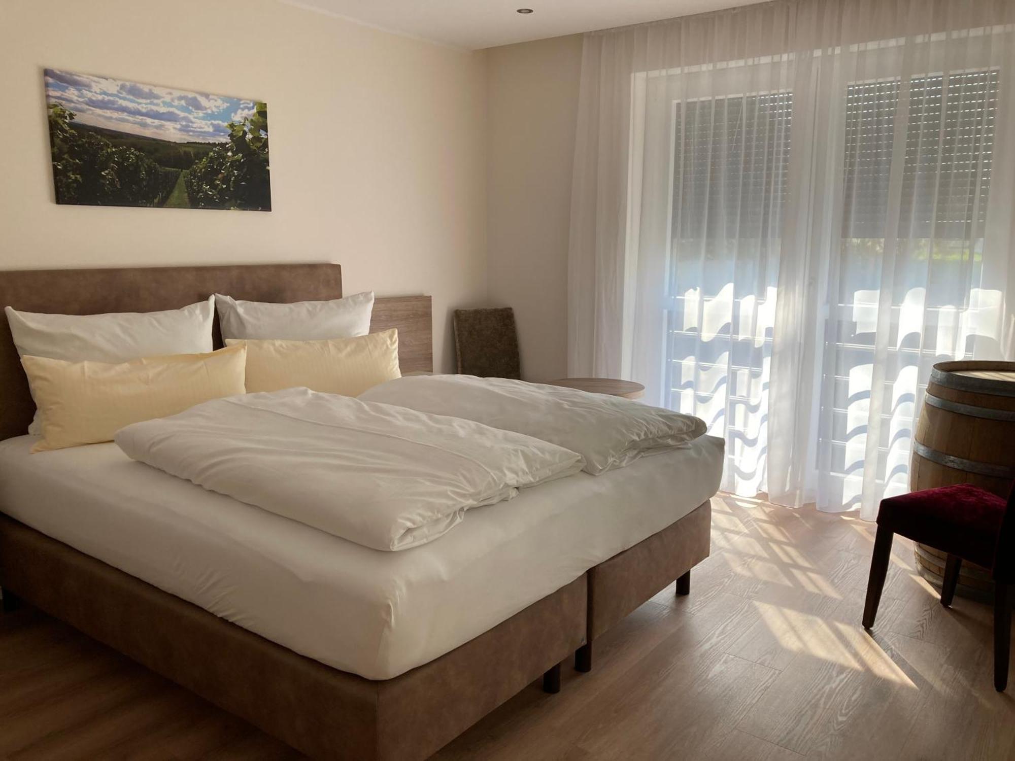 Gaestehaus Zum Weintraum Eimsheim Exteriör bild